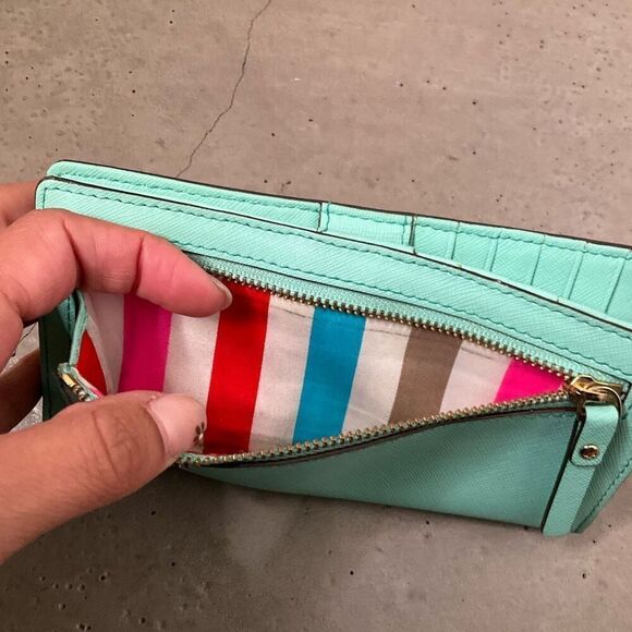 Kate Spade Bifold Wallet - Picture 6 of 8